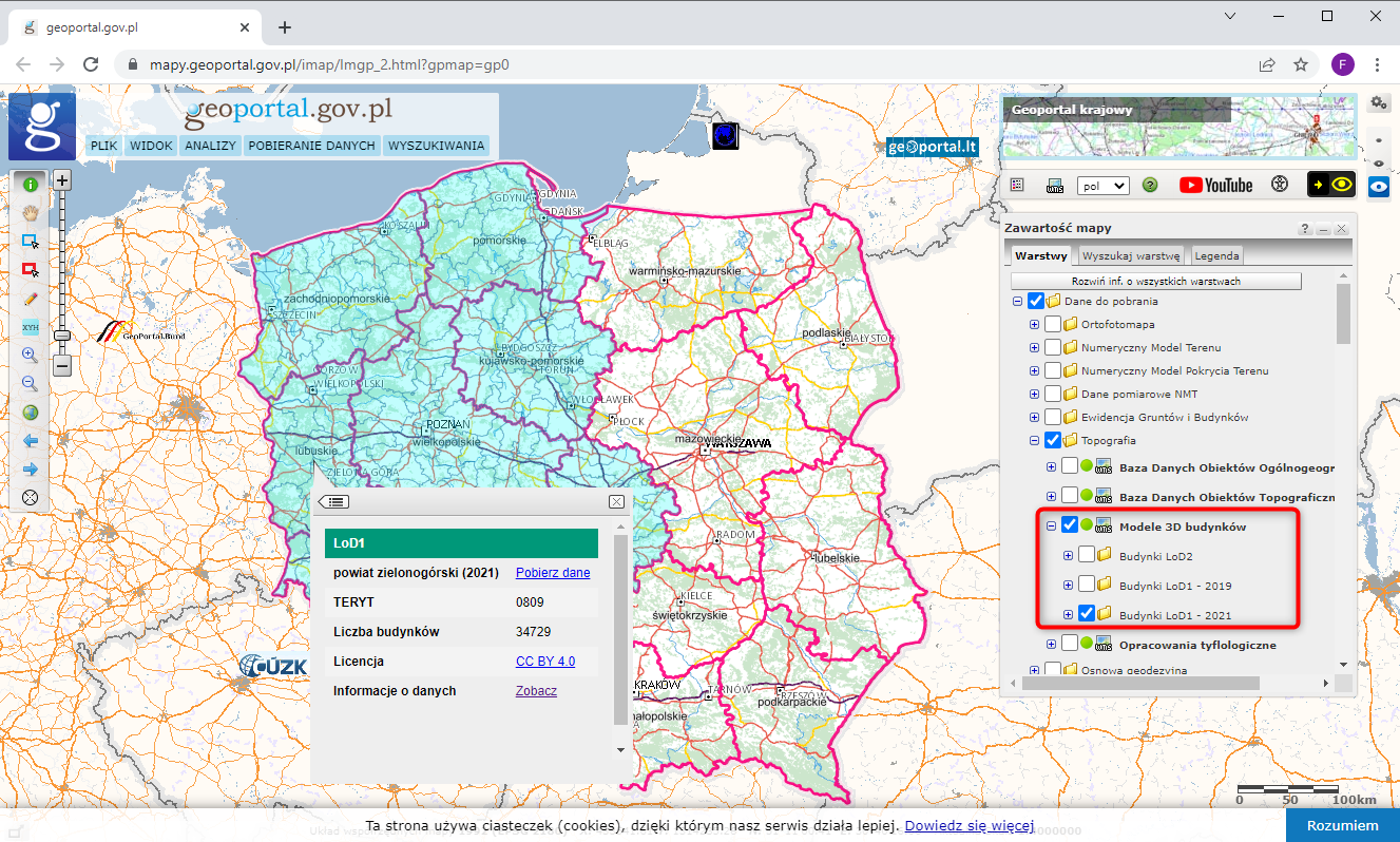 Ilustracja przedstawia zrzut ekranu z serwisu www.geoportal.gov.pl prezentujący sposób pobierania modeli 3D budynków w standardzie LoD1 z 2021 roku.